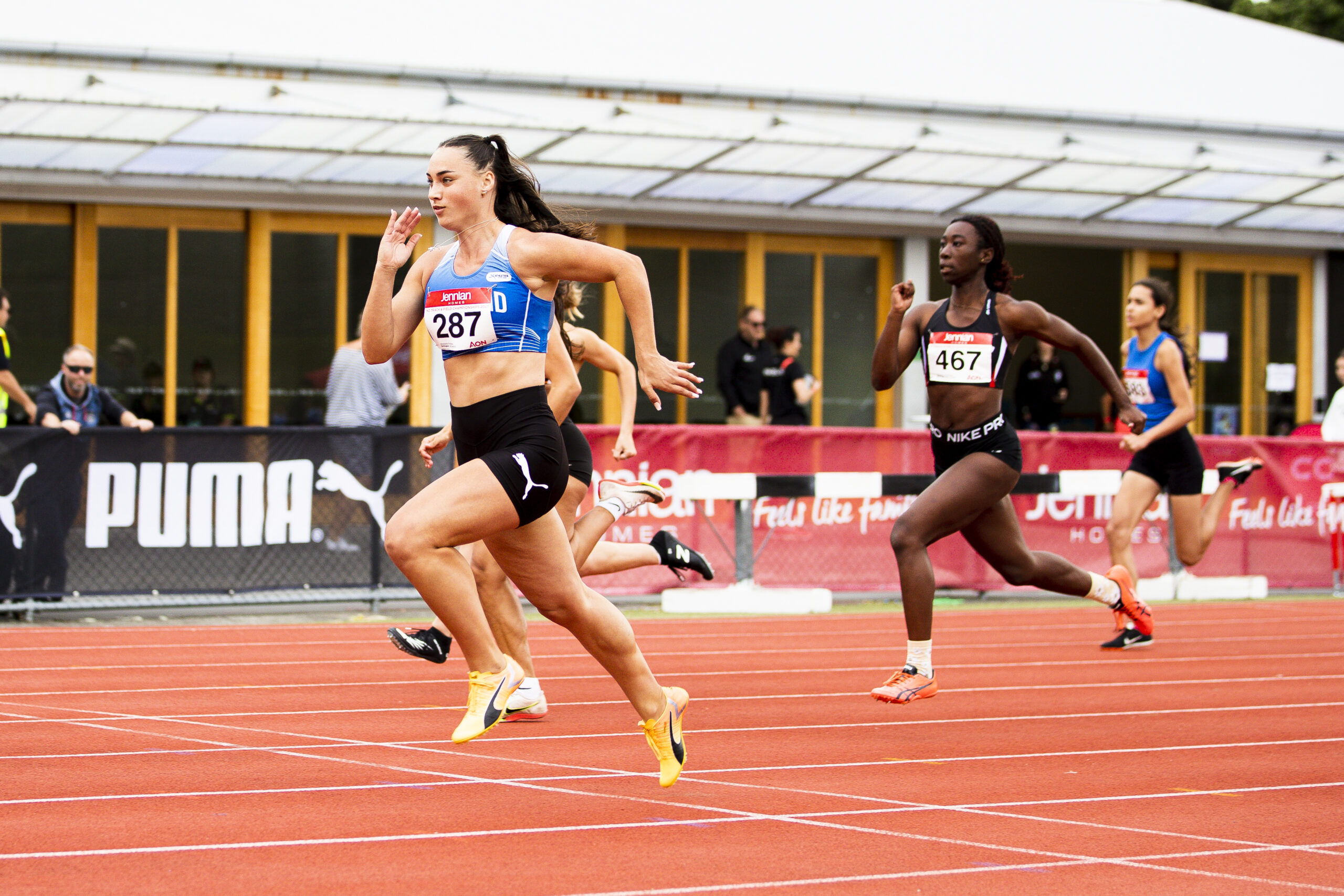 2025军营网络春晚：冰上爬犁、雪地碰碰球、冰壶比赛…….